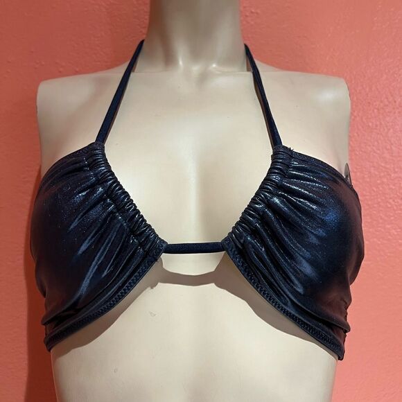 Beach bunny bikini top!! - Picture 1 of 5